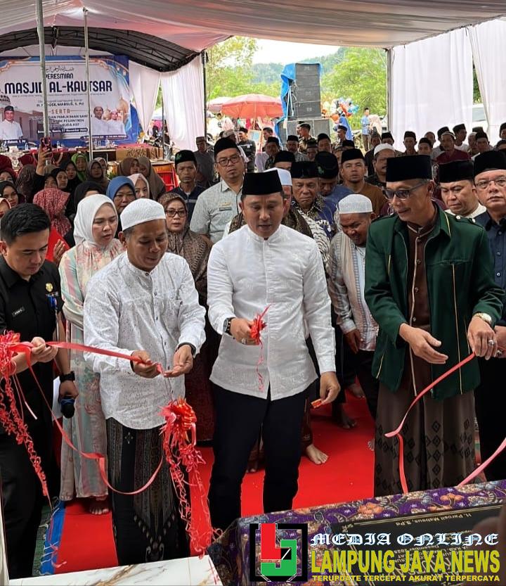 Bupati Parosil Resmikan Masjid Al-Kautsar dan Tempatkan Santri Ponpes Miftahul Huda 407 di Talang Surip