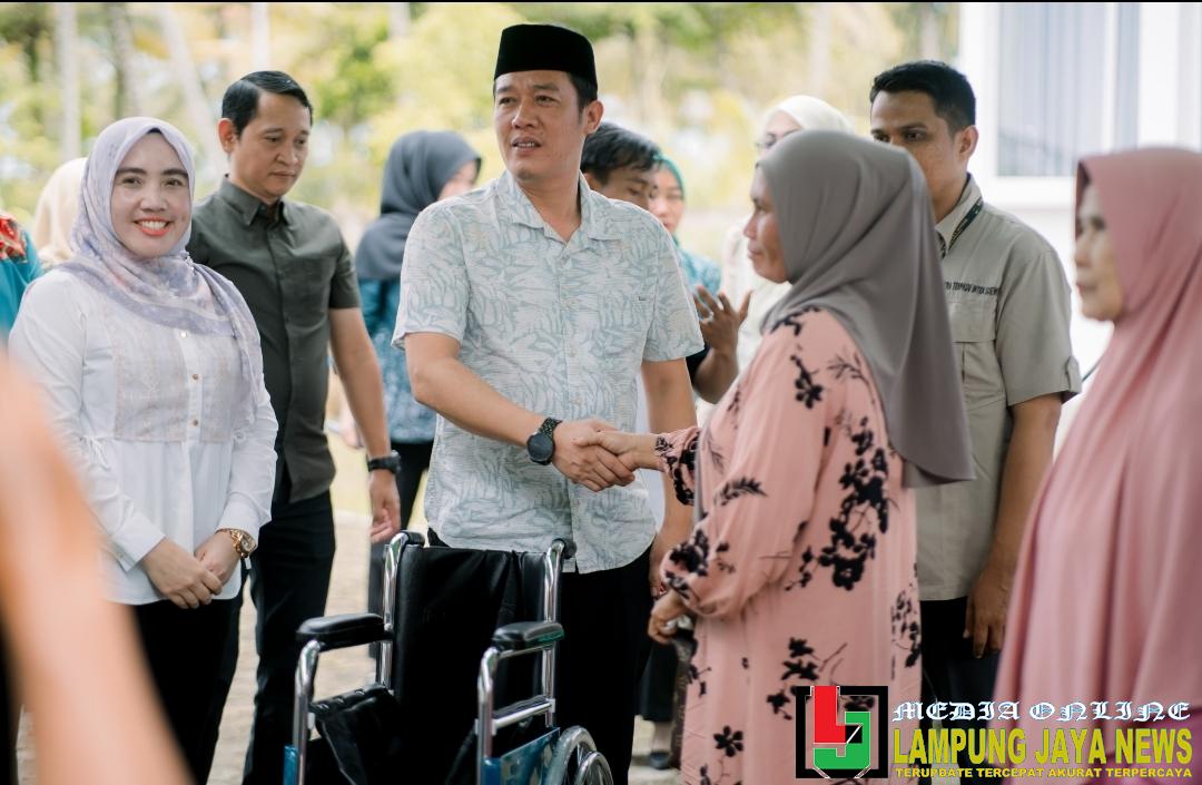 Serahkan Bantuan Atensi Kepada 120 Penerima Manfaat, Bupati Dedi Iraean Titip Pesan Serahkan Bantuan Atensi Kepada 120 Penerima Manfaat, Bupati Dedi Iraean Titip Pesan