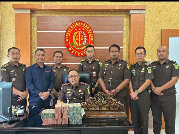 Tersangka Perkara Kasus Korupsi SPAM IKK Pakuan Ratu I, Titipkan Uang Pengganti Sebesar 600 Juta Kepada Kejari Way Kanan