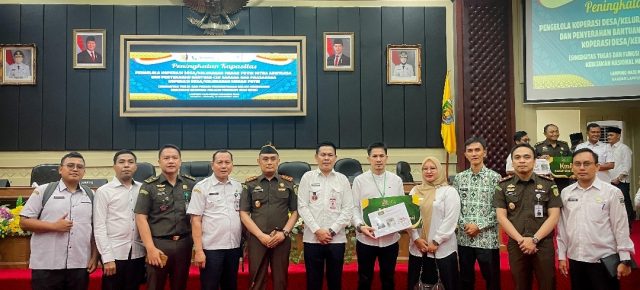 Pemkab Pesibar Hadiri Giat Peningkatan Kapasitas Pengelola KDKMP Mitra Adhyaksa dan Penyerahan Bantuan CSR Pemkab Pesibar Hadiri Giat Peningkatan Kapasitas Pengelola KDKMP Mitra Adhyaksa dan Penyerahan Bantuan CSR