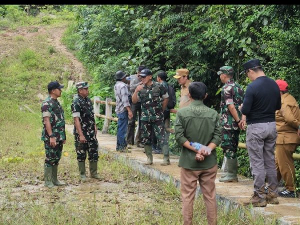 Danrem 043/Gatam Tinjau Lokasi Lahan Batalyon TP di Kab. Pesisir Barat