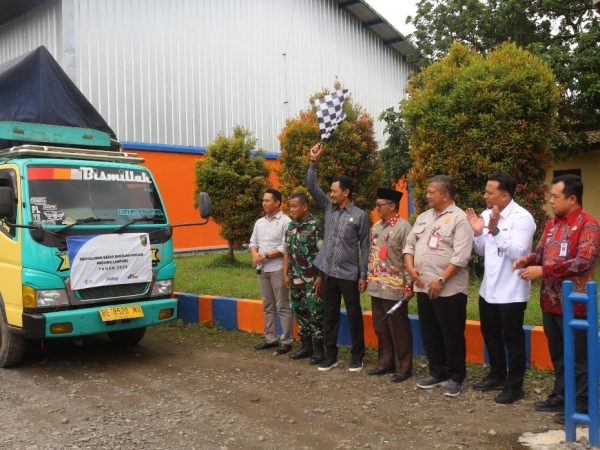 Penyaluran CPP Beras dan Minyak Goreng di Lampung Barat Resmi Dilepas, 29.559 KPM Terima Manfaat Penyaluran CPP Beras dan Minyak Goreng di Lampung Barat Resmi Dilepas, 29.559 KPM Terima Manfaat