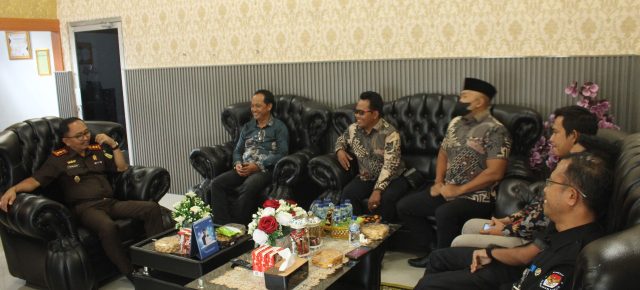 Perkuat Koordinasi dan Sinergitas Kelembagaan, KPU Gelar Audensi Bersama Kejari Way Kanan