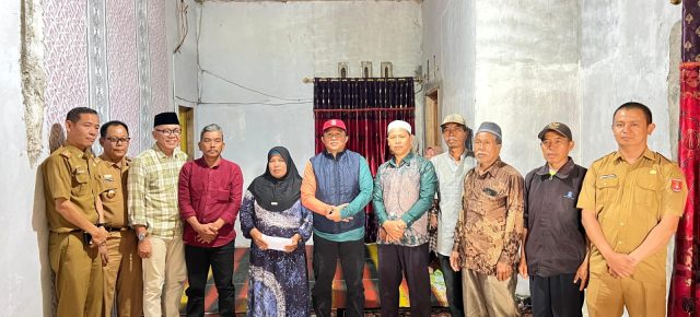 Kunjungi Rumah Duka Korban Pembunuhan Di Batam, Bupati Parosil Berharap Pelaku Segera Di Adili Sesuai Perbuatan