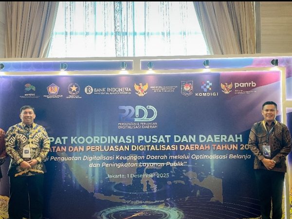 Sekda Tedi Zadmiko Hadiri Rakorpusda Percepatan dan Perluasan Digitalisasi Daerah Tahun 2025 Sekda Tedi Zadmiko Hadiri Rakorpusda Percepatan dan Perluasan Digitalisasi Daerah Tahun 2025